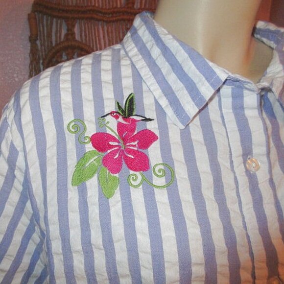 Country Store Seersucker Top Size 1X Embroidered Button Up Hummingbird Floral - Picture 3 of 10